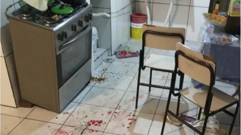 Mulher mata marido com facada no peito e foge com o filho em Campo Grande