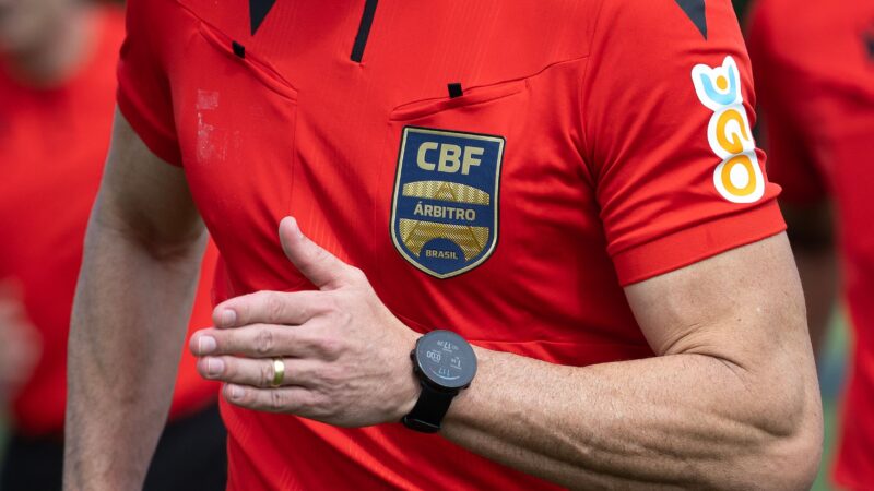 Senado aprova projeto que prevê profissionalização dos árbitros de futebol no Brasil
