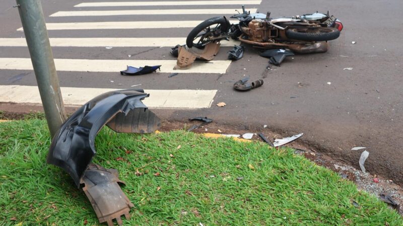 Motoentregador fica ferido após colisão com carro na Ernesto Geisel em Campo Grande