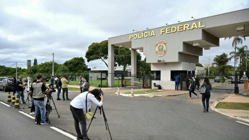 Ex-presidente Jair Bolsonaro é preso preventivamente pela PF em Brasília