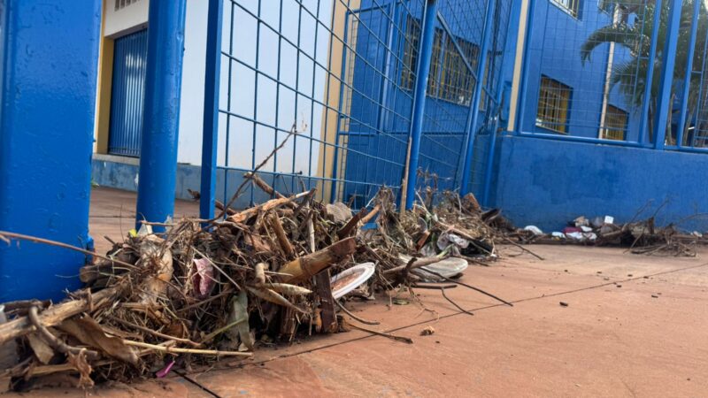 Enxurrada volta a atingir moradores do Panorama e Jardim Noroeste após chuva rápida na BR-262