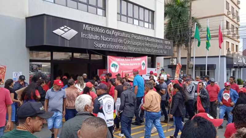 Sem-terra mantêm ocupação da sede do Incra em Campo Grande