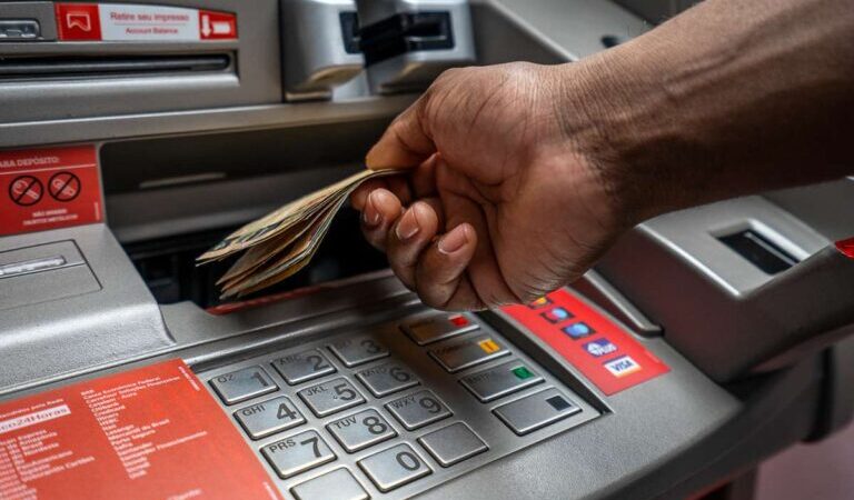 Governo de MS deposita salário de novembro na terça e pagamento estará disponível no dia 3