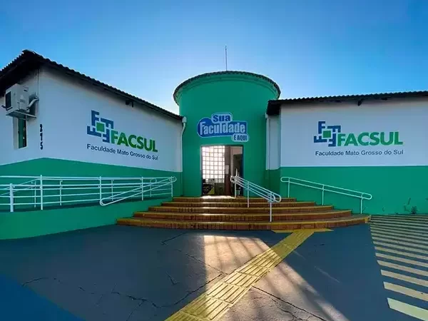 Fechamento da Facsul deixa alunos de Enfermagem sem rumo e bolsistas do ProUni temem perder a graduação