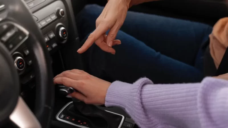 Provas de direção poderão ser feitas com carro automático após novas regras da CNH