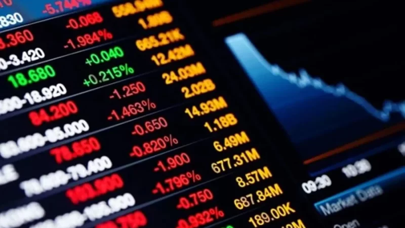 Incertezas eleitorais e cenário político elevam dólar, que fecha no maior nível desde outubro