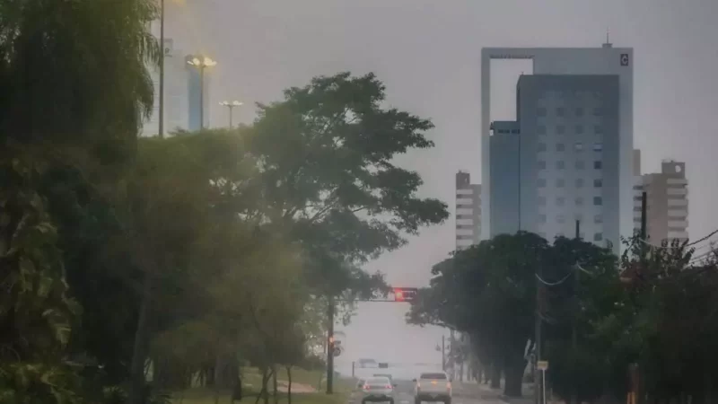 Domingo terá chuva em Campo Grande e alerta de tempestade em MS