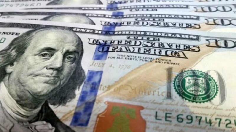 Cenário externo mais favorável derruba dólar e impulsiona Bolsa brasileira