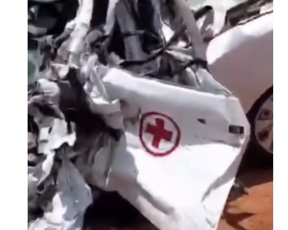 Colisão entre ambulância e caminhão deixa uma mulher morta na MS-112