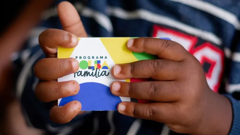 Bolsa Família paga parcela de fevereiro nesta quarta para beneficiários com NIS final 3