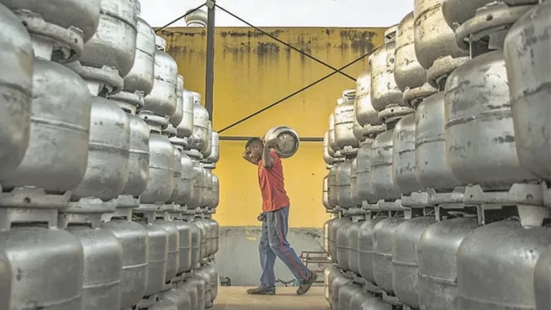 Câmara aprova programa Gás do Povo e bancada de MS registra votos divididos