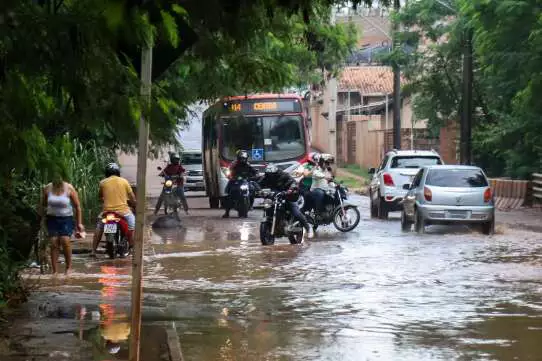 Chuva em Campo Grande ultrapassa média de fevereiro e soma 180 mm em três dias