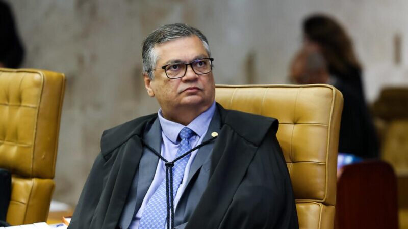 Flávio Dino suspende pagamento de “penduricalhos” acima do teto constitucional nos Três Poderes