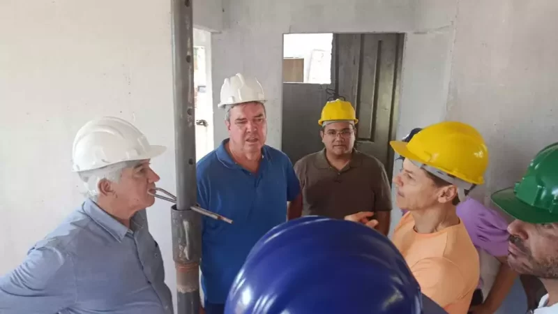 Durante o Carnaval, governador Riedel e Reinaldo vistoriam obras, anunciam investimentos e acompanham desfile em Corumbá