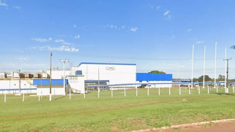 Sindicato denuncia suspensão de cestas básicas a trabalhadores afastados da JBS/Seara em Sidrolândia