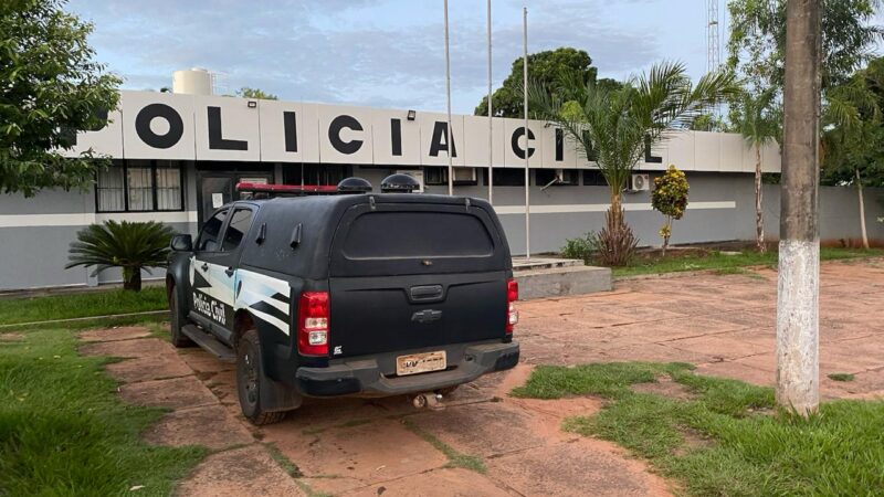 Homem é preso após ameaçar esposa e manter armas dentro de casa em Corguinho