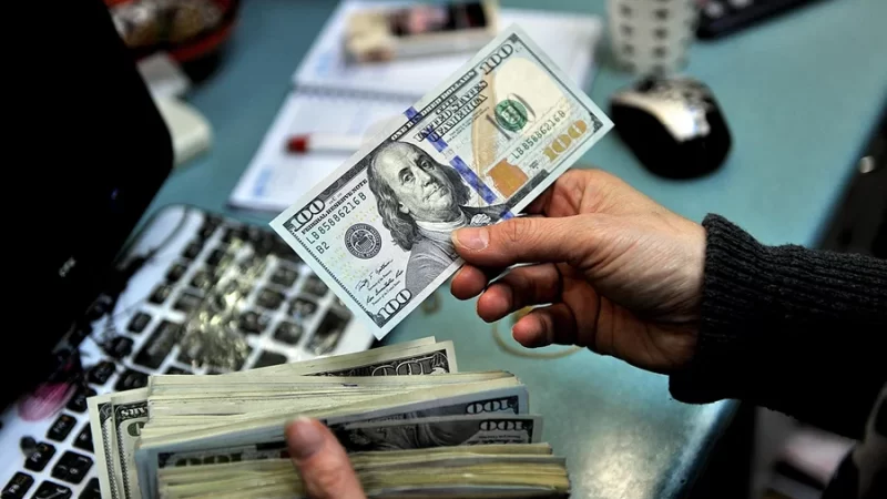 Dólar cai pelo quarto dia seguido e se aproxima de R$ 5,14 com forte entrada de capital estrangeiro