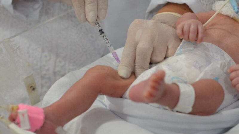MS amplia acesso à vacina hexa-acelular para bebês prematuros e filhos de mães com HIV/aids