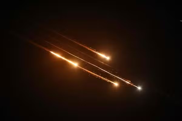 Irã afirma que ainda não utilizou armamento mais sofisticado em conflito com Israel e EUA