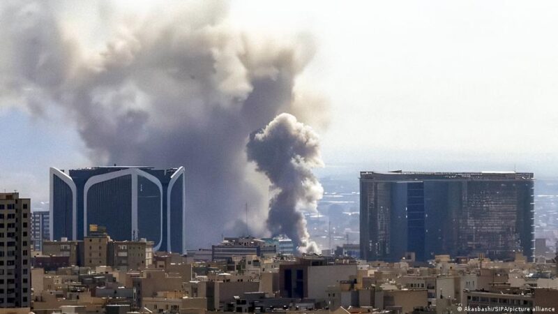 Chefe do Centcom afirma que ofensiva dos EUA contra o Irã está apenas no início