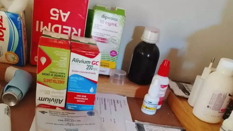 Menina de 3 anos espera por traqueostomia após complicação causada por entubação prolongada