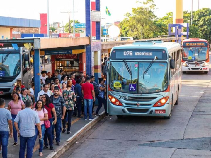 Atraso de ônibus prejudica trabalhadores no Aero Rancho nesta sexta-feira