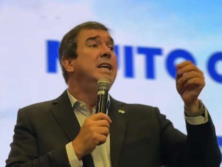 Riedel cumpre agenda em Maracaju e inaugura poliesportivo em Campo Grande