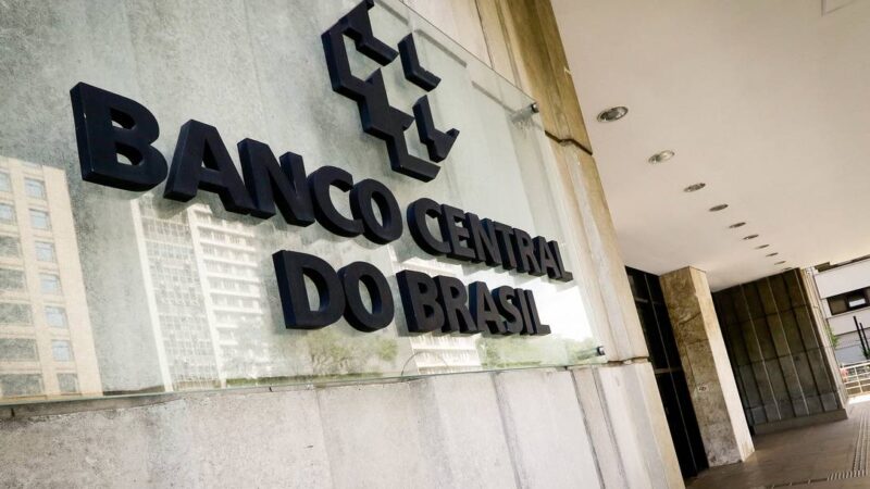 Banco Central reduz Selic após quase dois anos e sinaliza cautela com cenário externo