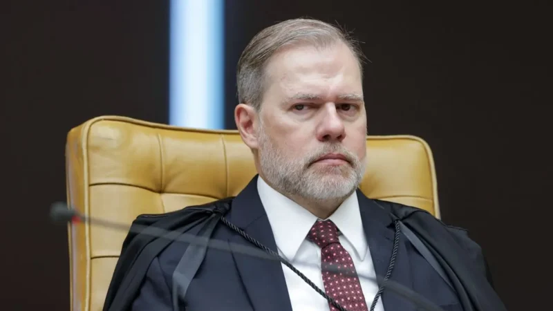 Bastidores do STF envolvem Toffoli enquanto investigação sobre Banco Master avança