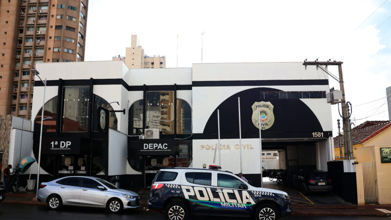 Homem é preso após agredir e atropelar mulher na Vila Olinda, em Campo Grande