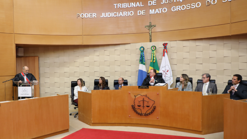 Após 35 anos de carreira, Cezar Miozzo é empossado desembargador do TJMS