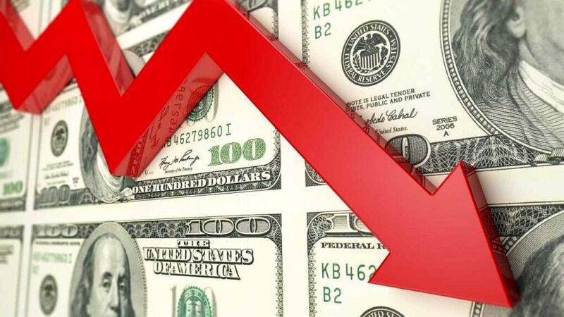 Dólar cai e fecha no menor nível desde fevereiro com alívio no cenário externo