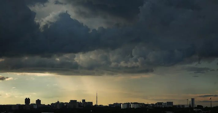 Influência de ciclone mantém instabilidade, mas tempo começa a melhorar em Mato Grosso do Sul