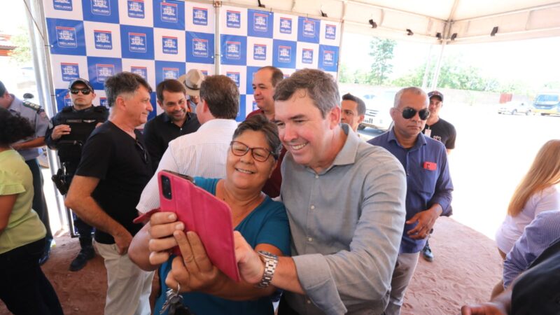 Riedel cumpre agenda no interior com entregas de casas e anúncios de investimentos em Coxim e Três Lagoas