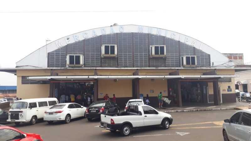 Briga em Mercadão Municipal de Campo Grande acaba com trabalhador ferido a faca