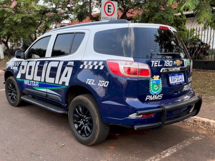 Jovem é preso após atacar avô a facadas em casa na Capital