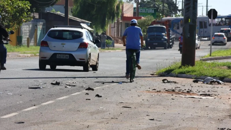 Motociclista morre em colisão frontal com carro próximo ao Terminal Nova Bahia