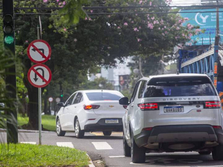 Multas passam a valer para conversão proibida na Afonso Pena com Rua Bahia em Campo Grande
