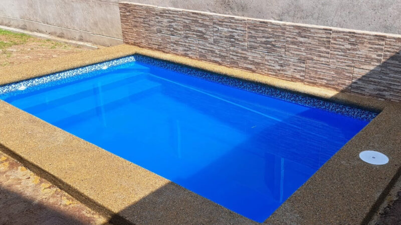 Tragédia em confraternização: menina de 2 anos morre após se afogar em piscina