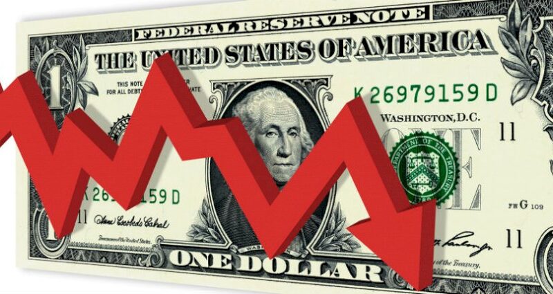 Dólar cai ao menor nível em mais de dois anos