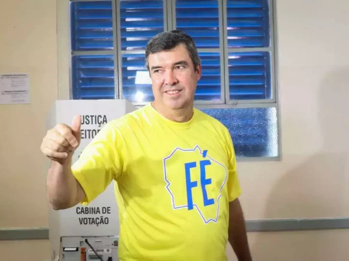Pesquisa aponta liderança de Riedel e crescimento de adversários em MS