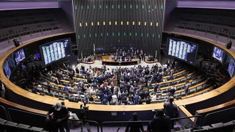 Câmara aprova projeto que endurece penas para estupro, assédio e crimes de pedofilia