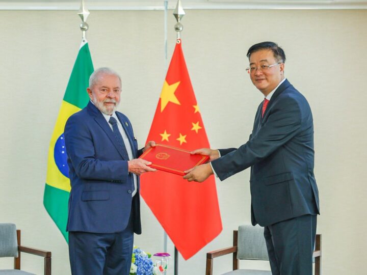 Brasil recebe novos embaixadores de sete países e reforça relações diplomáticas