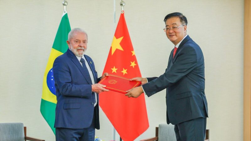 Brasil recebe novos embaixadores de sete países e reforça relações diplomáticas