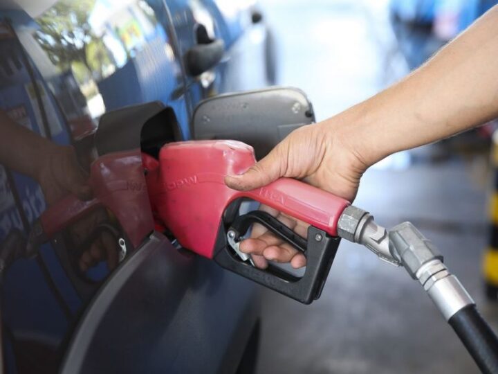 Governo cria subsídio temporário para reduzir preço da gasolina e diesel