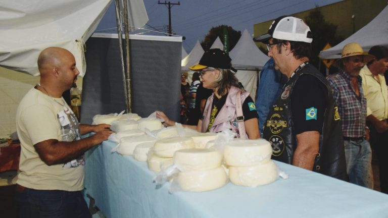 Festa do Queijo em Rochedinho acontece neste fim de semana com gastronomia e shows