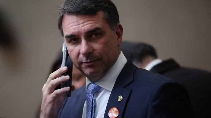 Caso Banco Master ganha repercussão nacional após vazamento envolvendo Flávio Bolsonaro