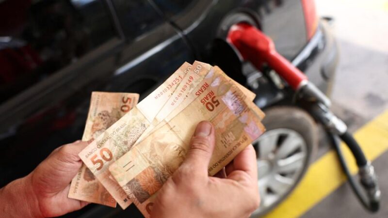 Diesel tem quarta queda seguida, gasolina sobe e gás de cozinha recua no país
