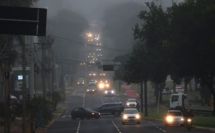 Nova frente fria mantém alerta de chuvas intensas em Mato Grosso do Sul até segunda-feira