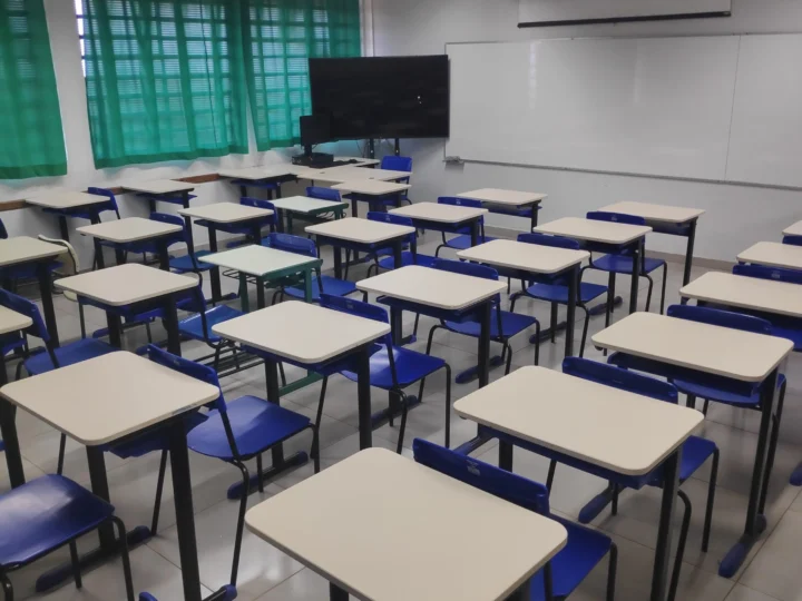 Universidades suspendem aulas em jogos do Brasil; rede municipal ainda aguarda decisão